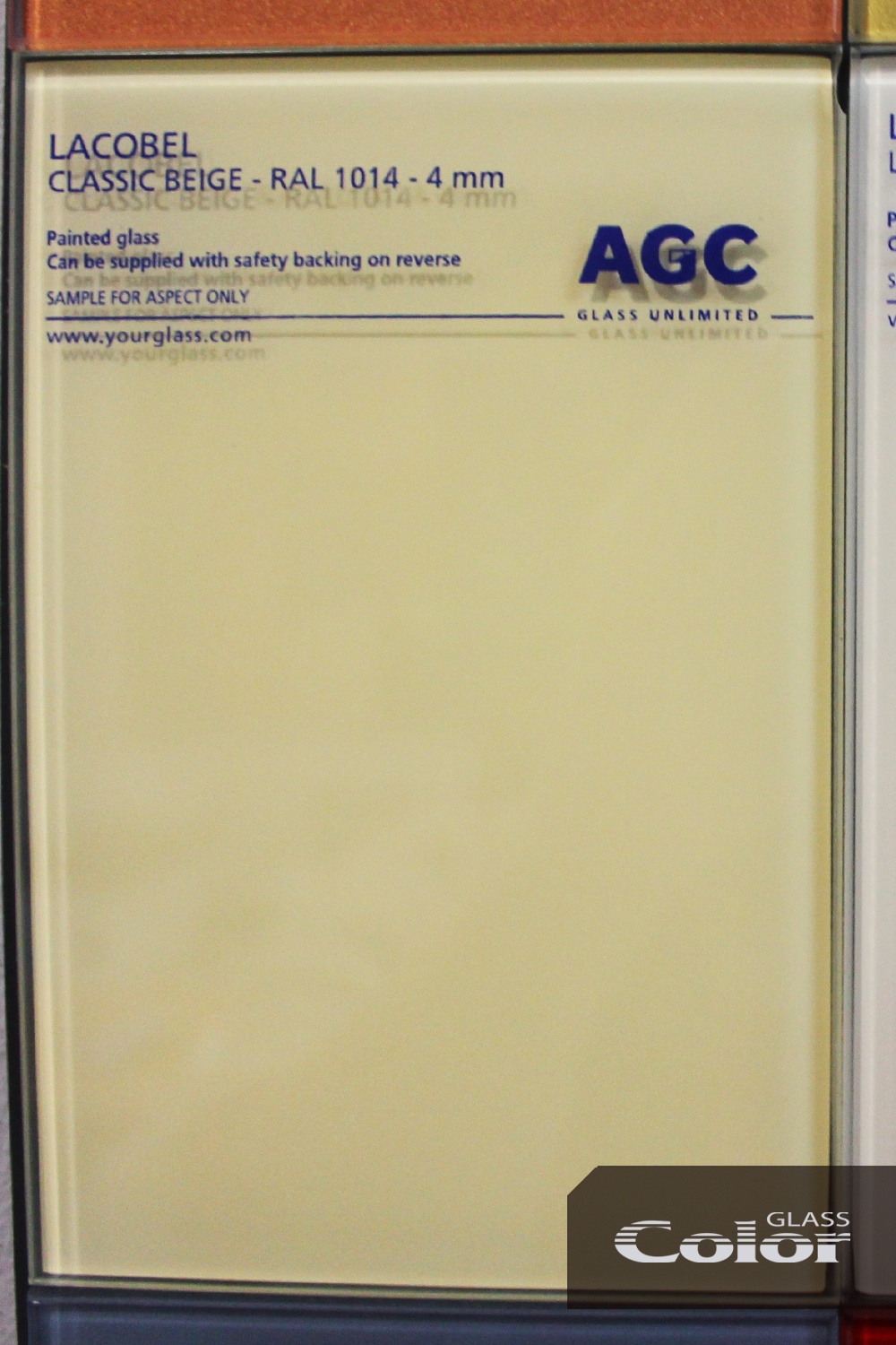 Лакобел - фабрично боядисано стъкло