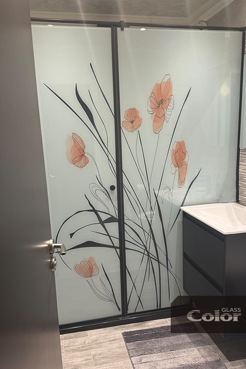 Стъклени душ кабини по поръчка с отваряемост на панти